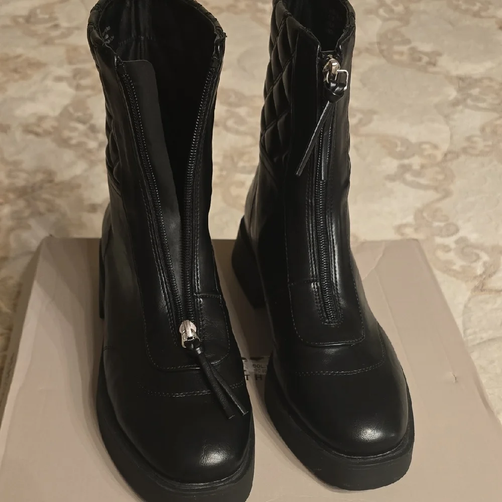 Kenneth Cole Black Quilted Combat Boots - Picture 14 of 16